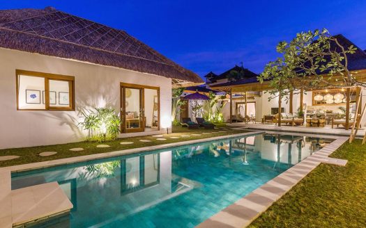 VV9679 | Villa 5 chambres à vendre | Seminyak – Oberoi