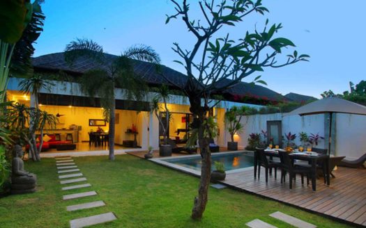 Complexe Calypso & Mitsouko | Villa 6 chambres à louer | Seminyak – Batubelig