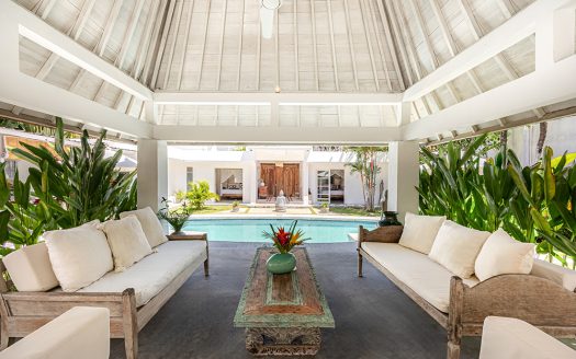 Villa Mutiara Putih | Villa 4 chambres à louer | Seminyak – Center