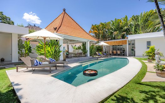 Villa Mutiara Putih | Villa 4 chambres à louer | Seminyak – Center