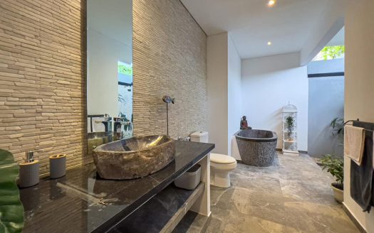 VV9675 | Villa 6 chambres à vendre | Canggu – Padonan