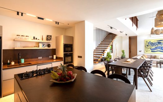 VV9680 | Villa 6 chambres à vendre | Kediri – Nyanyi