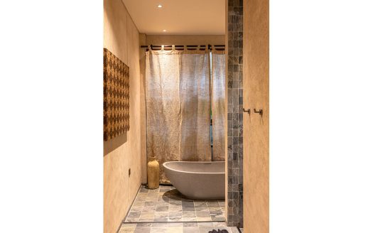 VV9680 | Villa 6 chambres à vendre | Kediri – Nyanyi