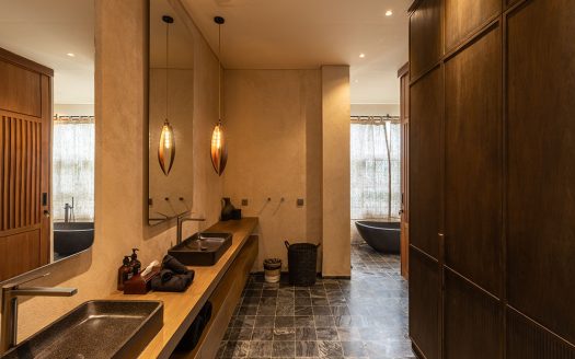 VV9680 | Villa 6 chambres à vendre | Kediri – Nyanyi