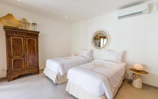 VV9686 | Villa 5 chambres à vendre | Seminyak – Oberoi