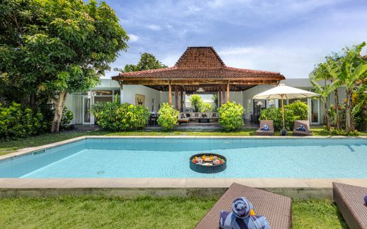 VV9690 | Villa 4 chambres à vendre | Seminyak – Batubelig