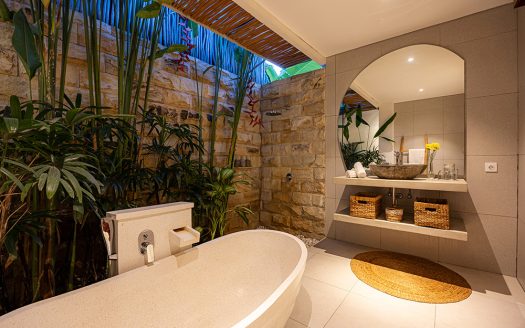 Complexe Kayu Ceruring | Villa 6 chambres à louer | Kerobokan – Umalas