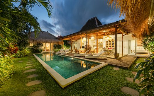 Complexe Oberoi 8 CH | Villa 8 chambres à louer | Seminyak – Oberoi