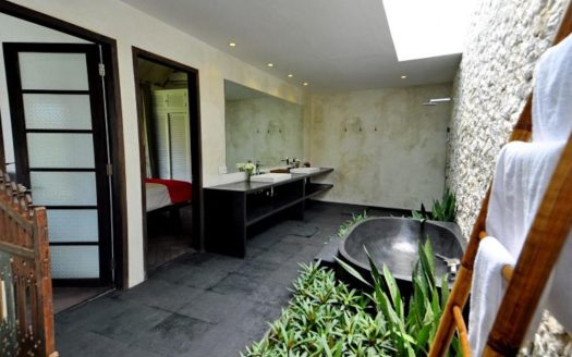 VV9398 | Villa 4 chambres à vendre | Canggu – Batu Bolong