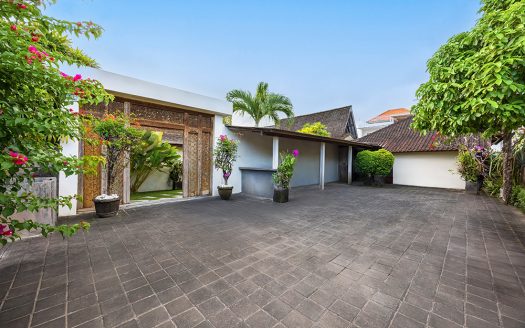 Villa Lina | Villa 3 chambres à louer | Canggu – Batubolong
