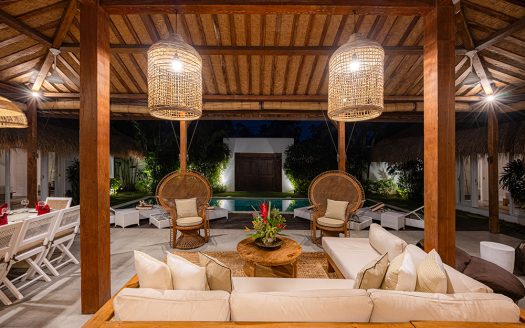 Villa Aksara | Villa 4 chambres à louer | Seminyak – Oberoi