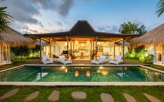 Villa Aksara | Villa 4 chambres à louer | Seminyak – Oberoi