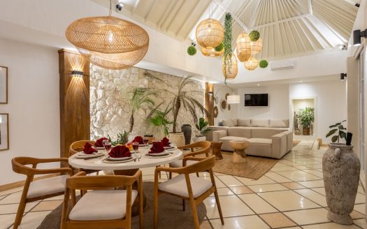 Villa Dalon | Villa 2 chambres à louer | Seminyak – Oberoi