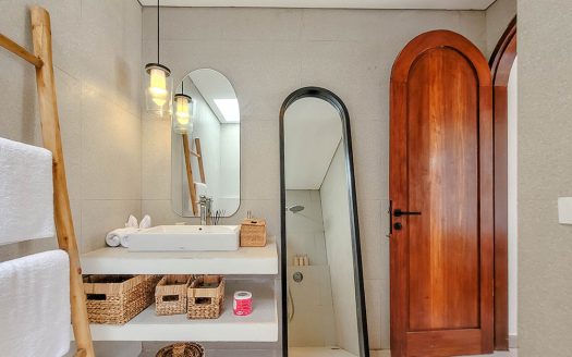 VV9693 | Villa 8 chambres à vendre | Kerobokan – Semer