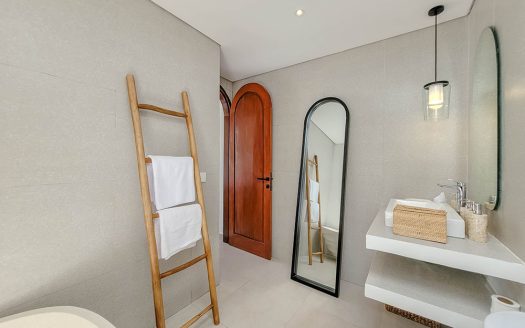 VV9693 | Villa 8 chambres à vendre | Kerobokan – Semer